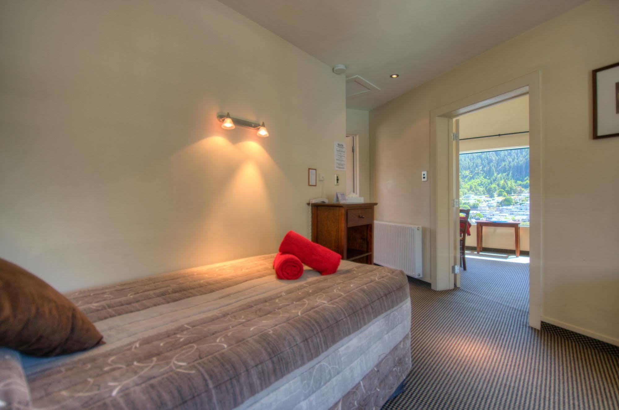 Four Seasons Motel Queenstown Ngoại thất bức ảnh